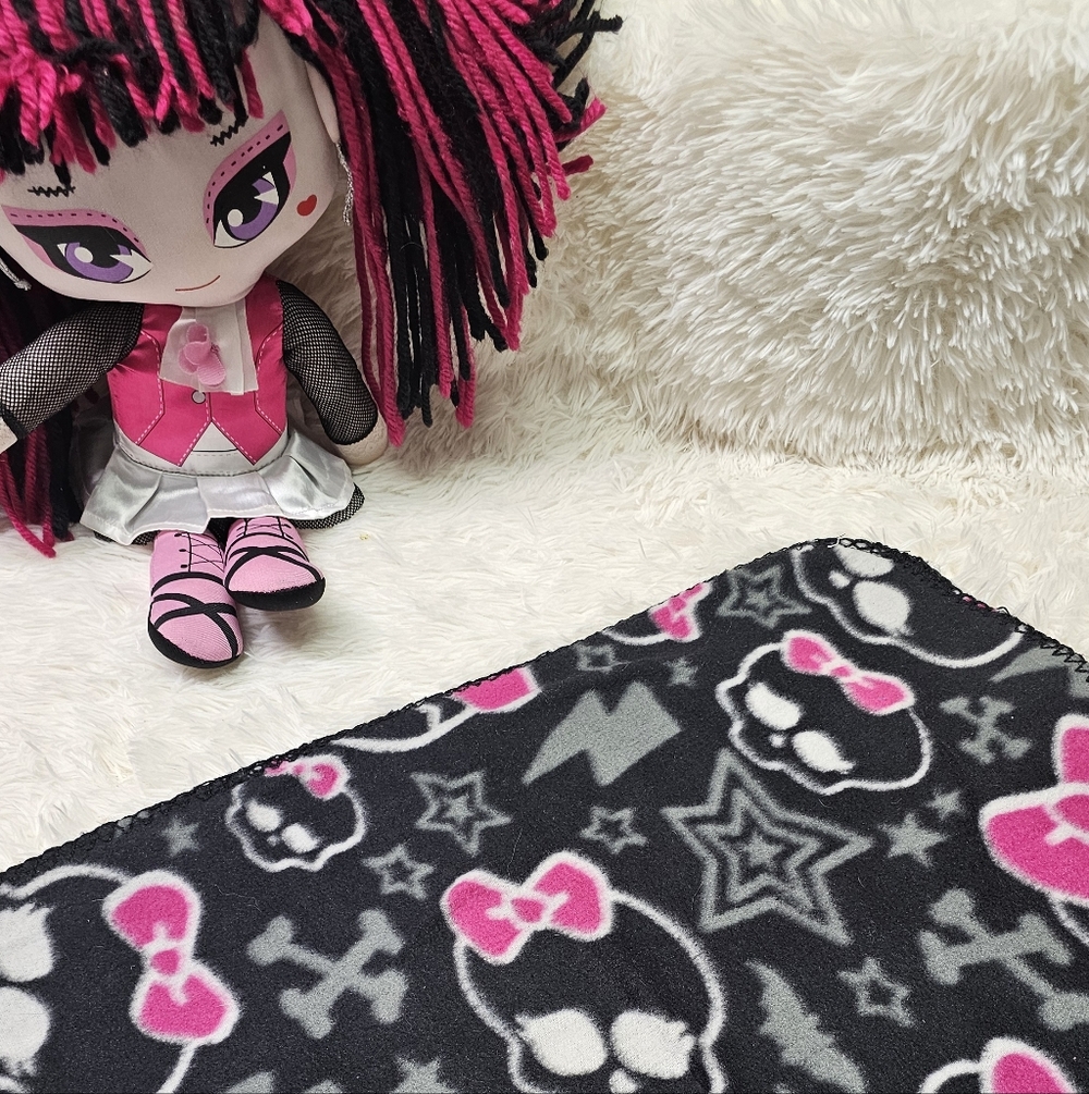 Franco Monster High My Beastie Character Doll And Throw Blanket Combo Set EUC